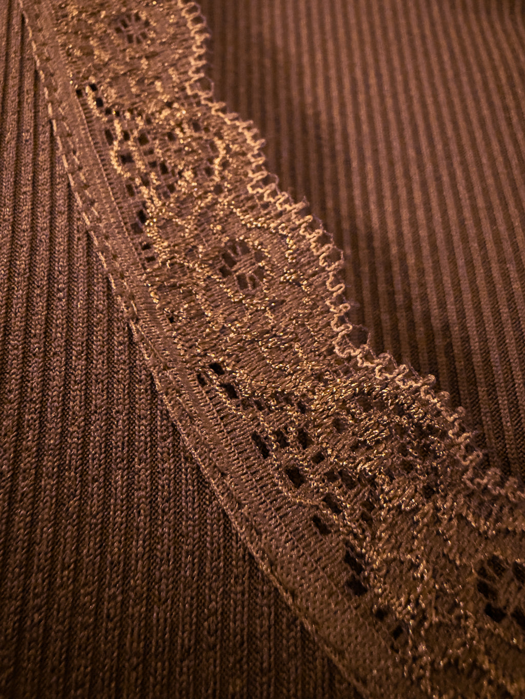 Body marrón con encaje