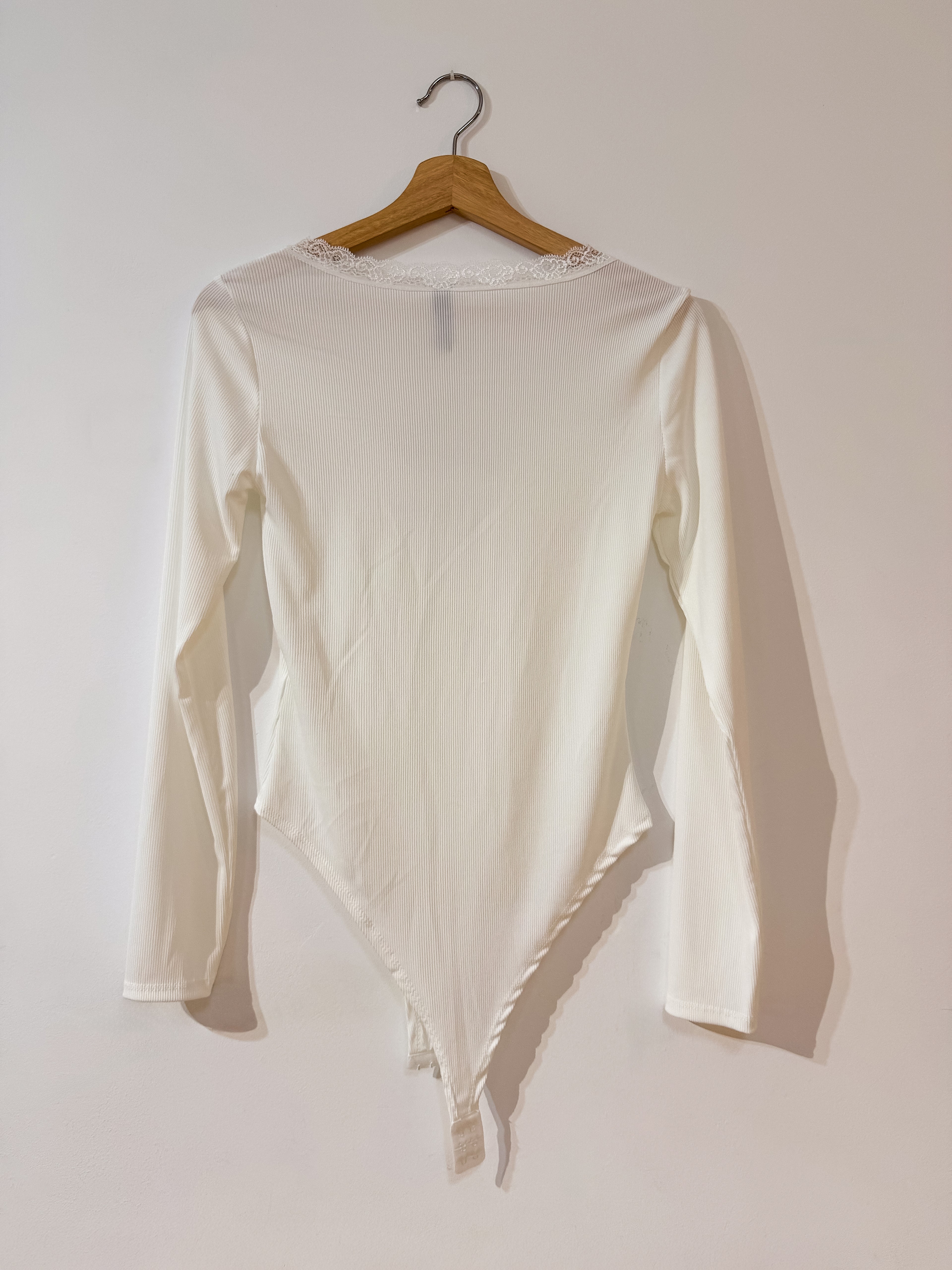 Body blanco con encaje
