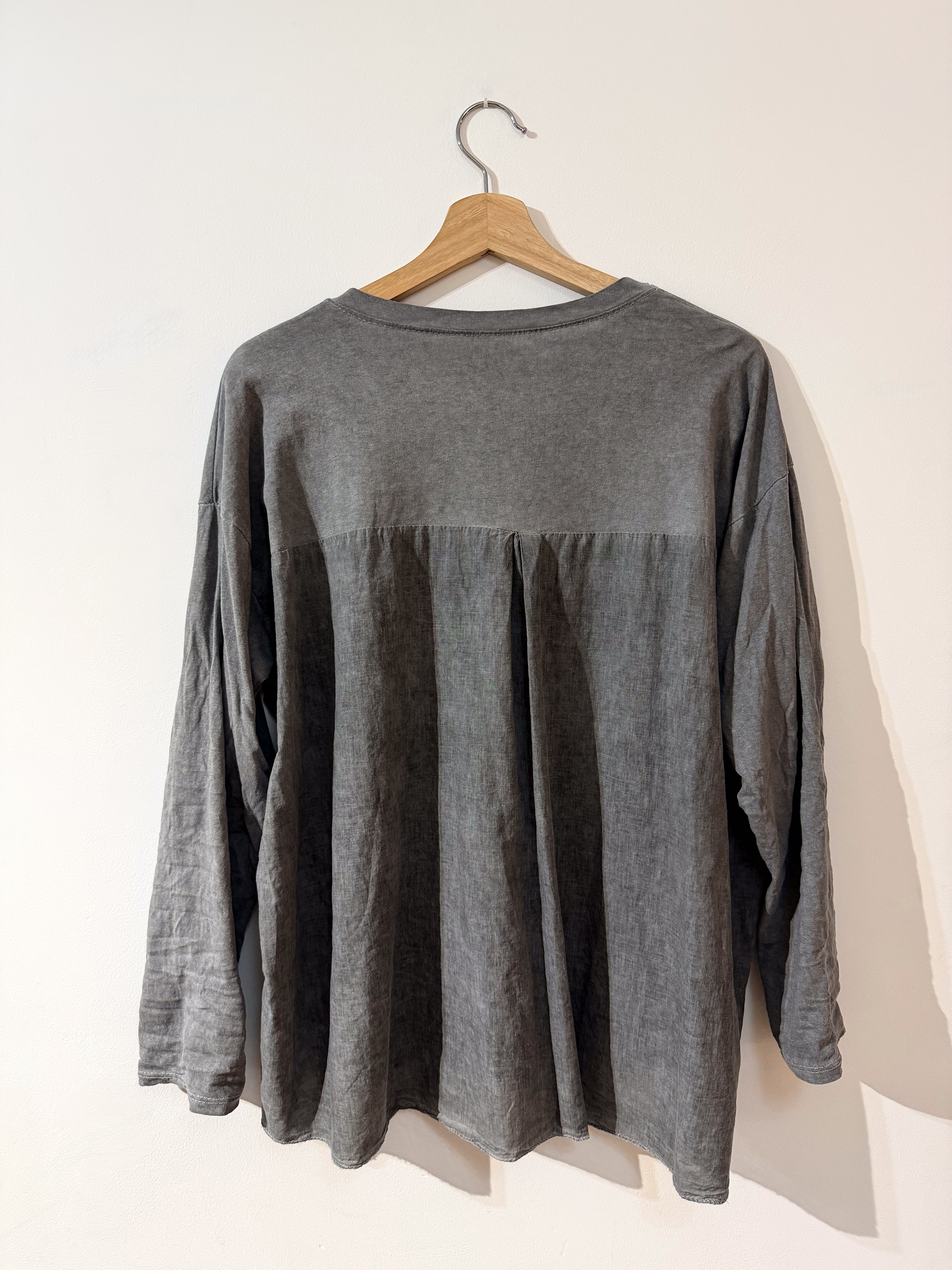 Blusa gris de algodón lavado