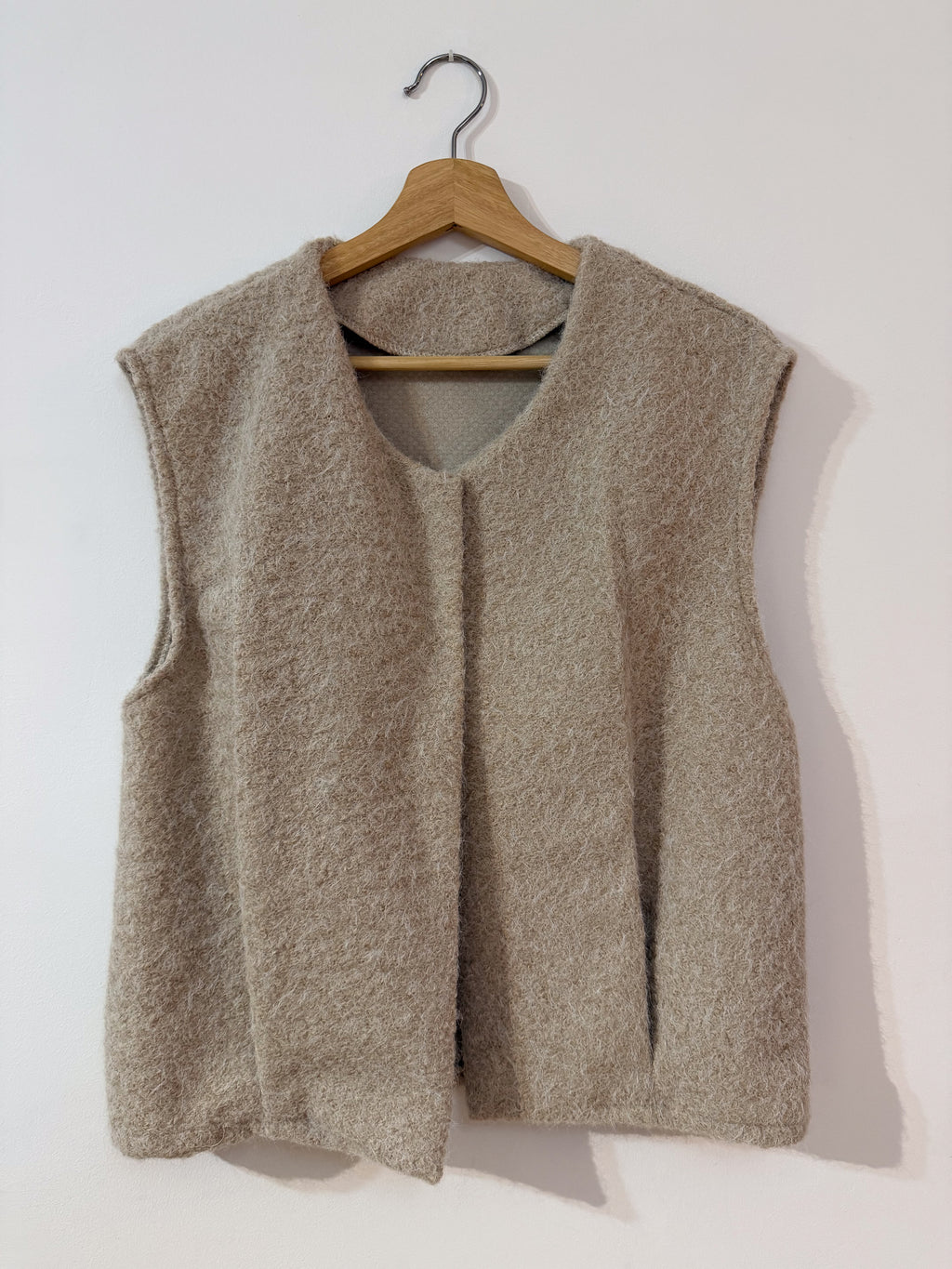 Chaleco suave de borrego beige