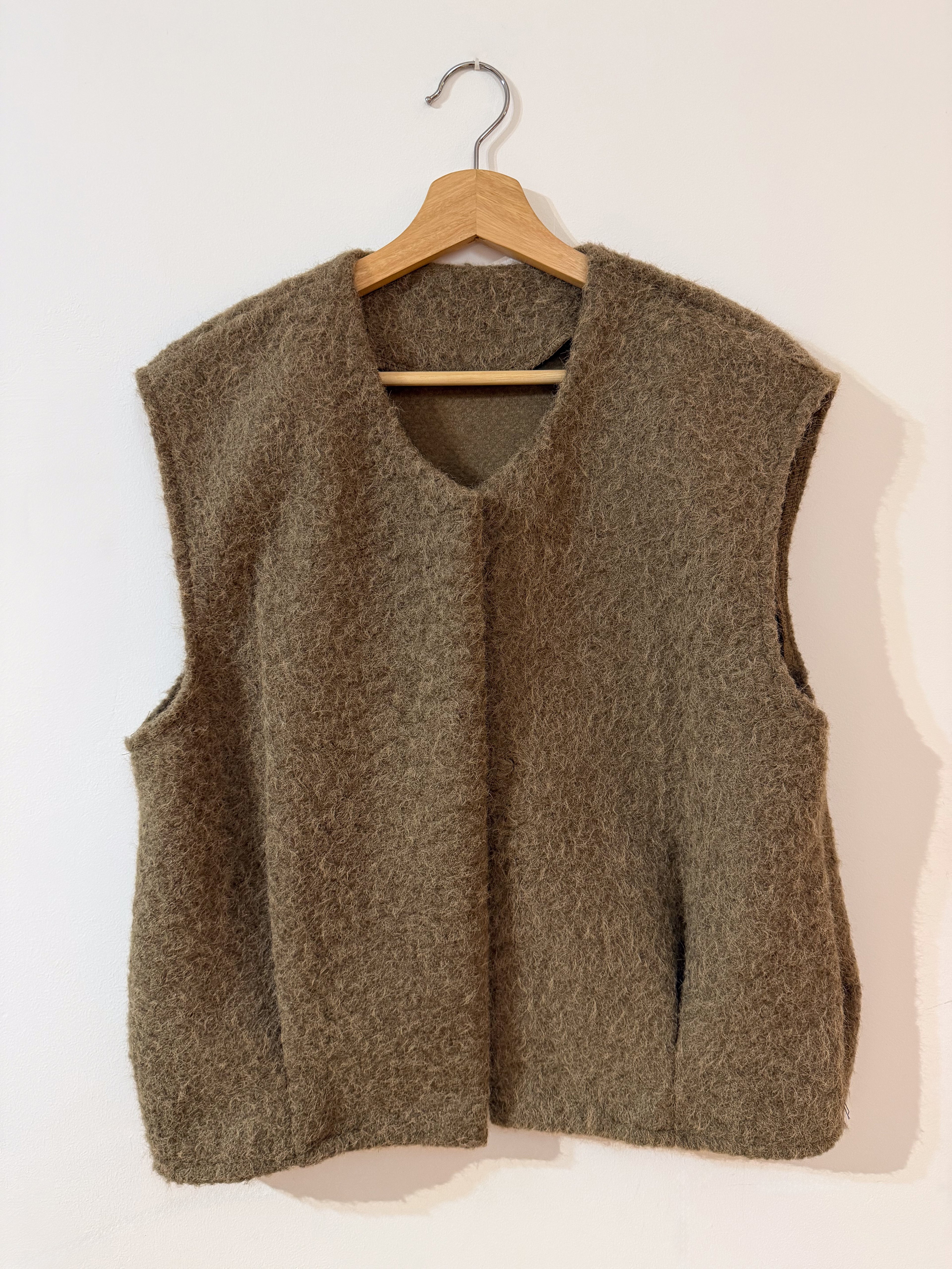 Chaleco suave de borrego canela