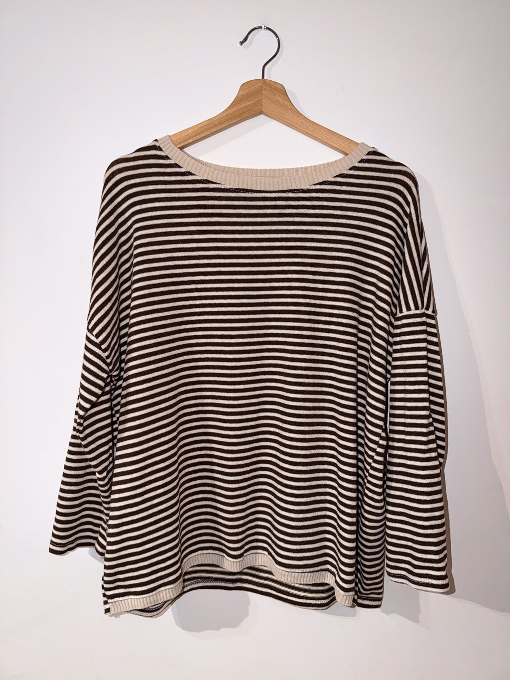 Jersey de rayas marrón y beige