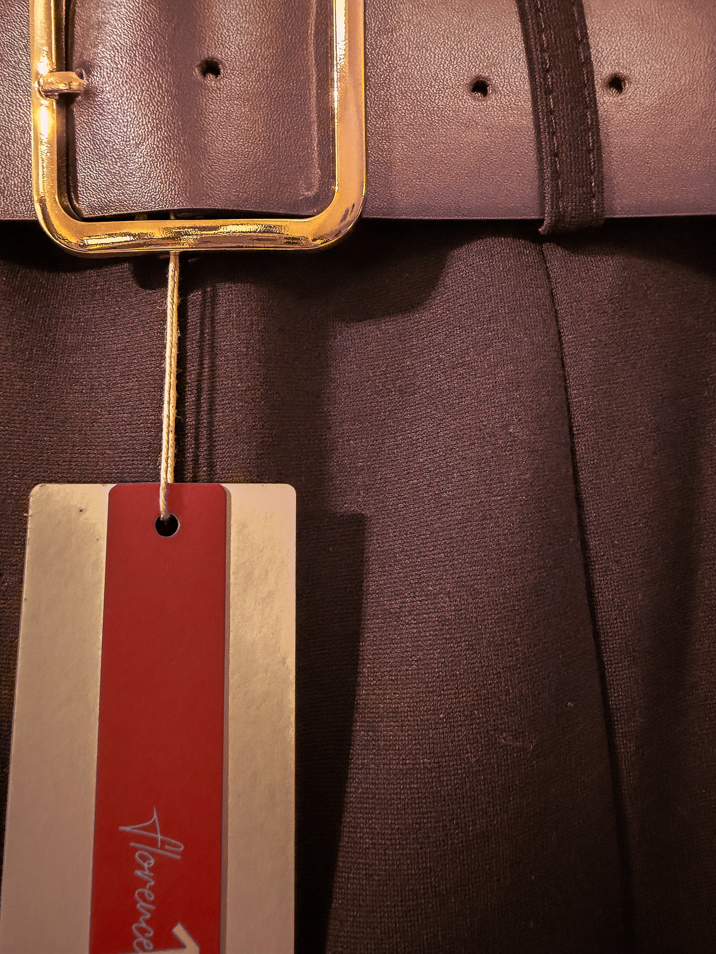 Pantalón marrón con cinturón