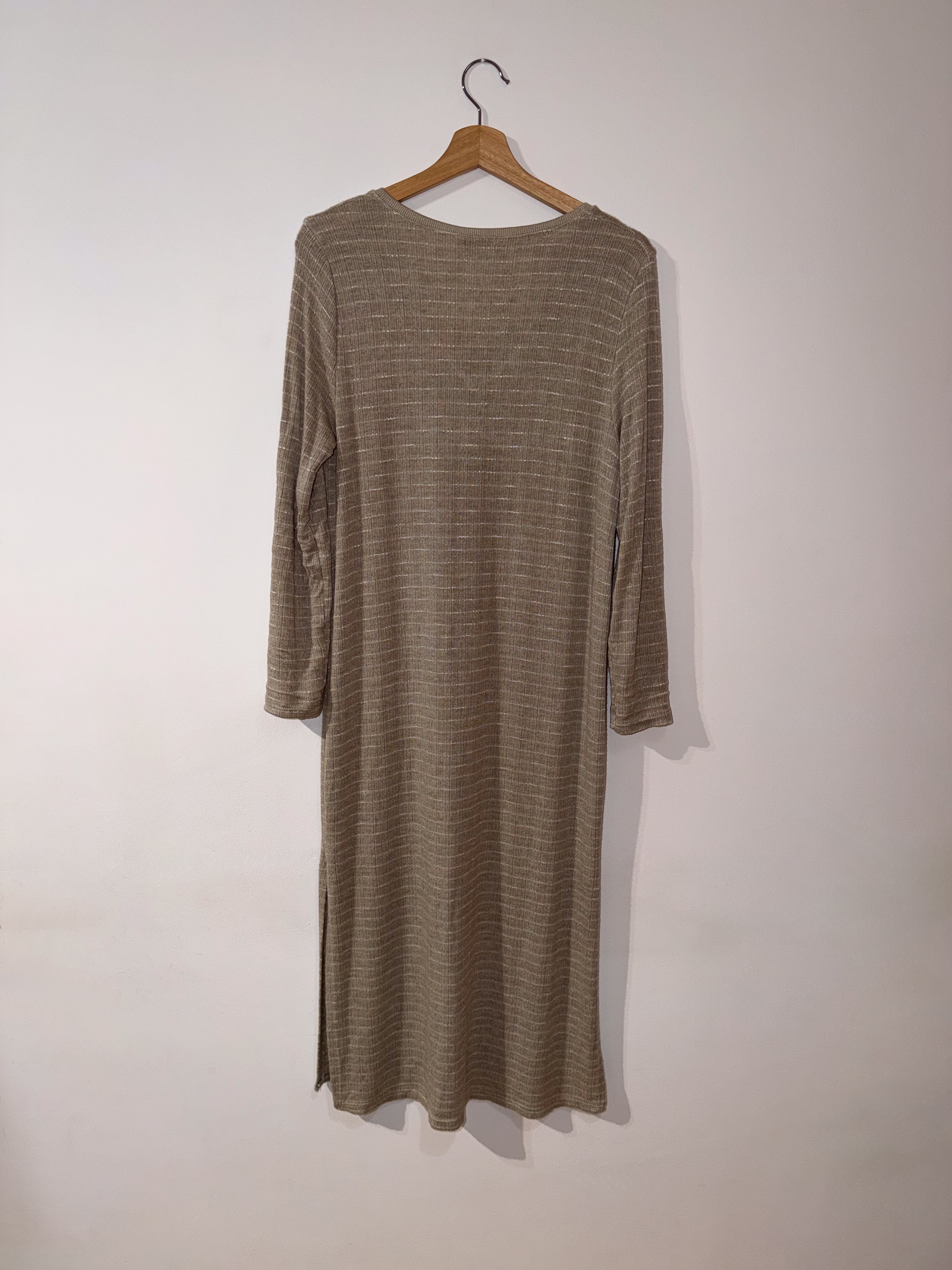 Vestido beige de canalé
