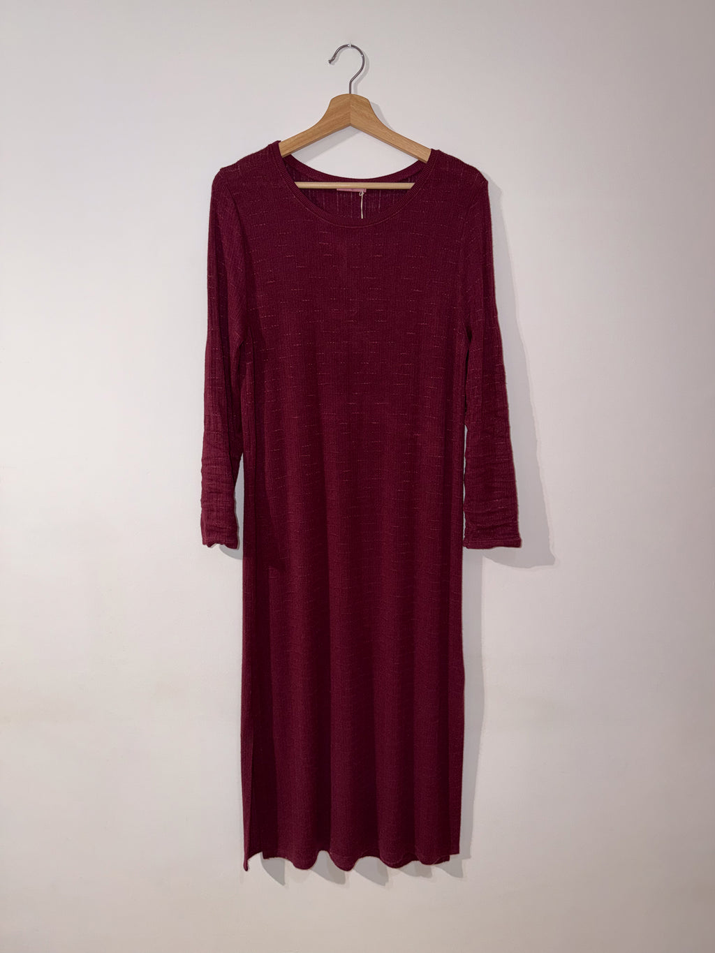 Vestido granate de canalé