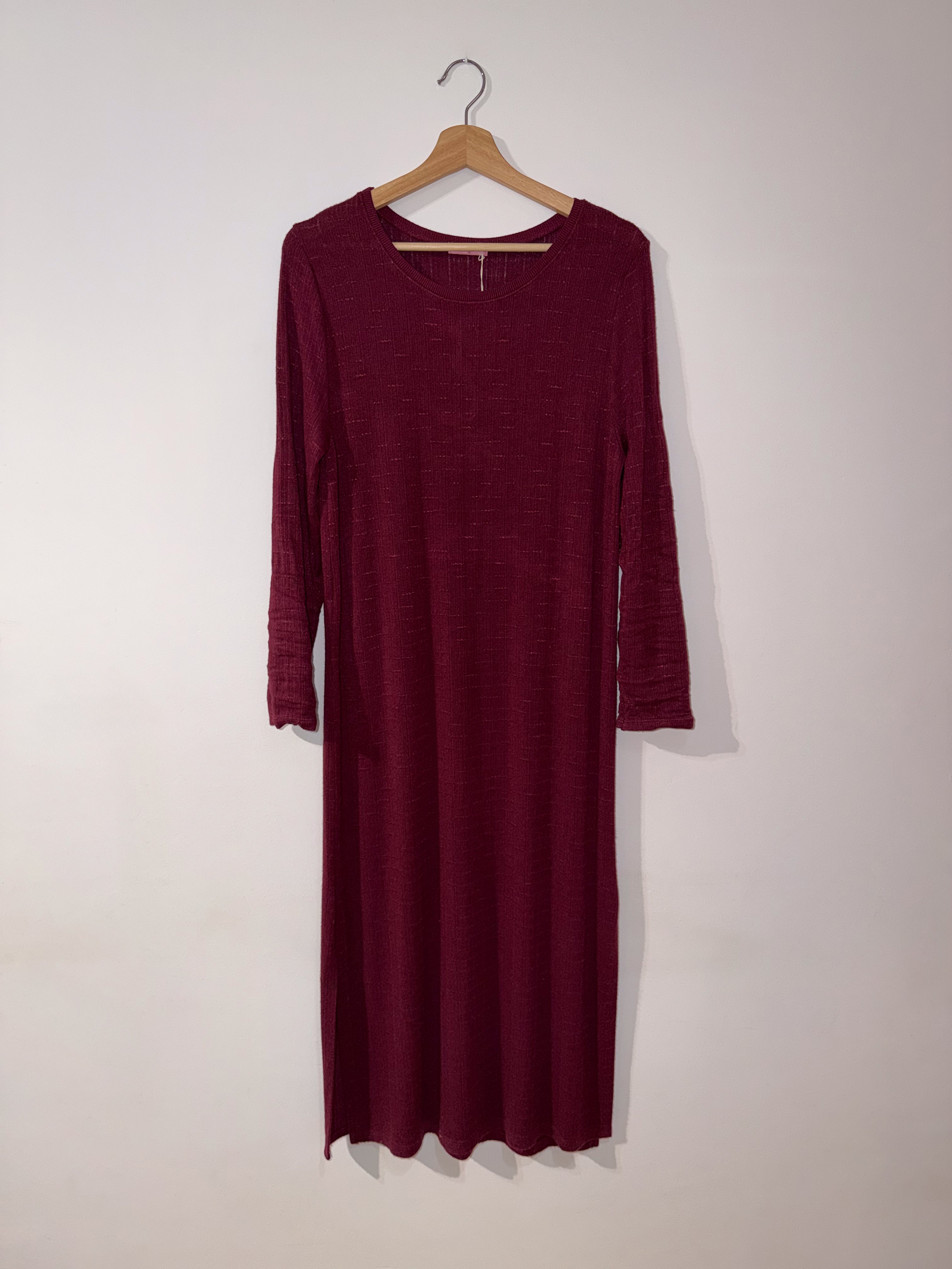 Vestido granate de canalé